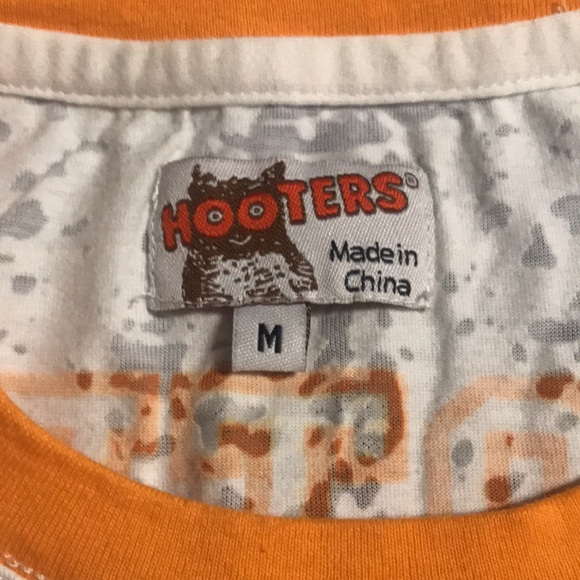 Hooters Shirt - Picture 7 of 7